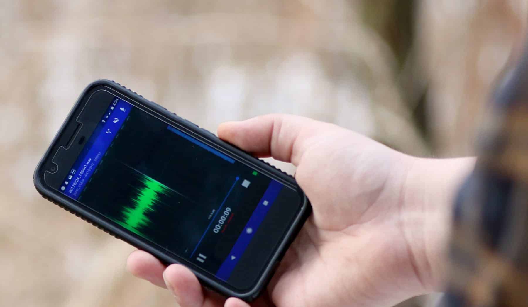 Может ли смартфон. Измерять на смартфоне. Смартфон с шумом. Замерить уровень шума. Voice recording on Phone.
